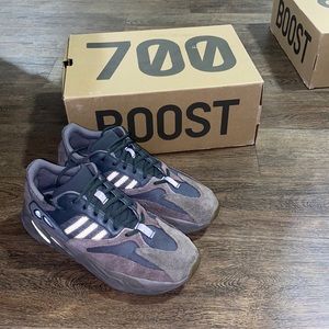 Yeezy Boost 700